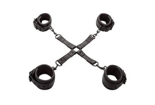 calexotics nocturnal conector hog tie cuero ajustable negro